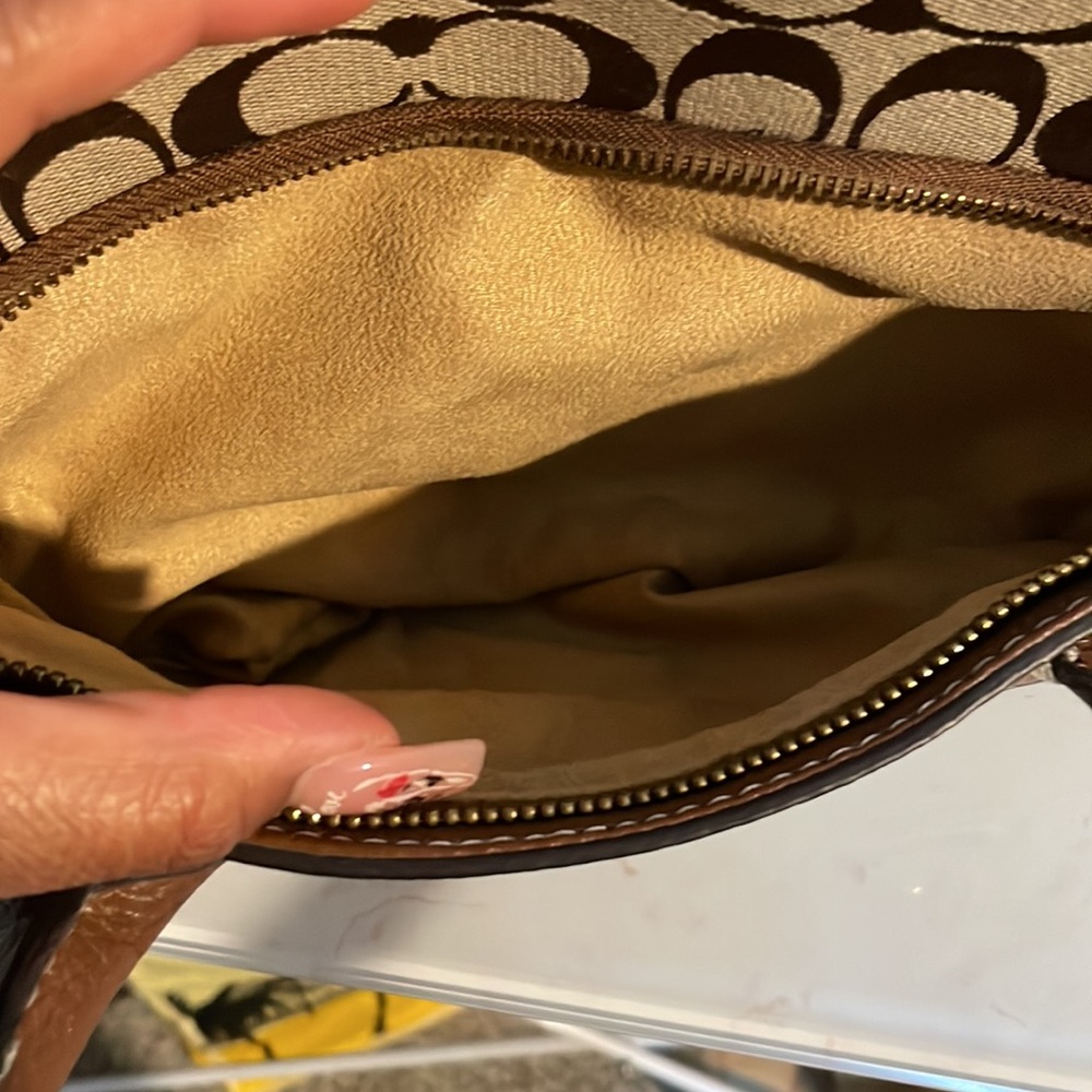 Sold! Coach Vintage Hampton Purse - Picture 8 of 17